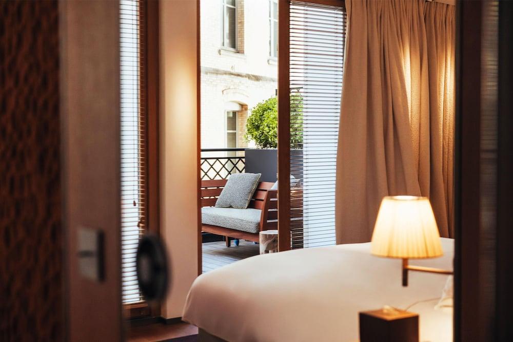 Sax Paris, LXR Hotels & Resorts Room Type - Deluxe Room, 1 King Bed