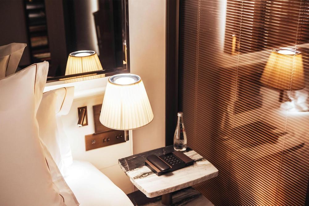 Sax Paris, LXR Hotels & Resorts Room Type - Deluxe Room, 2 Twin Beds