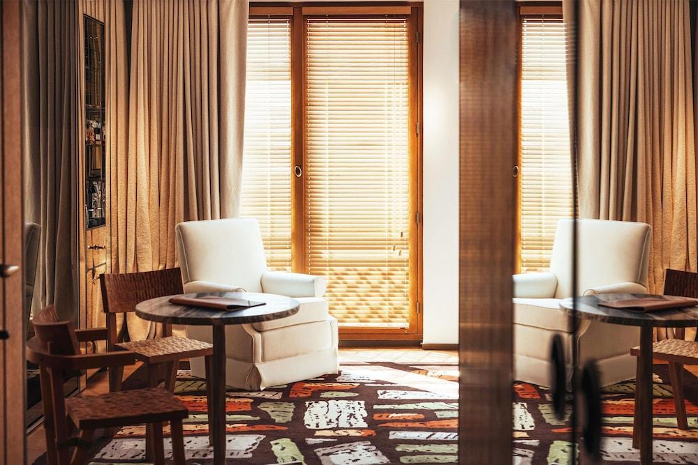 Sax Paris, LXR Hotels & Resorts Room Type - Room, 1 King Bed, Accessible