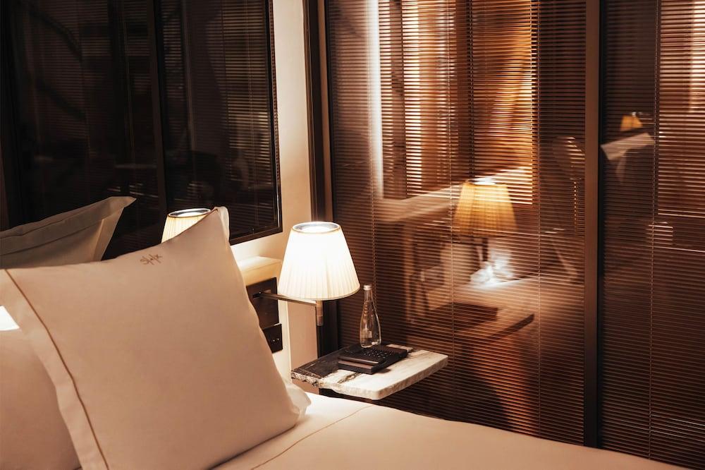 Sax Paris, LXR Hotels & Resorts - Tap to explore photos