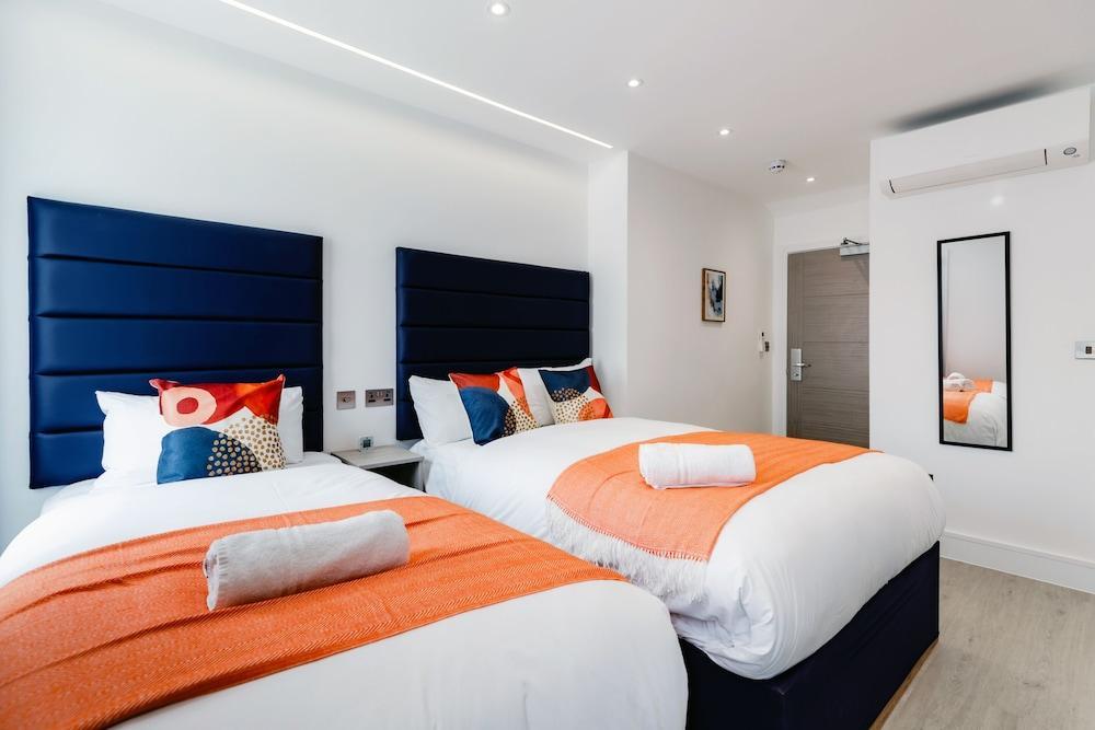 Upper Berkeley Hotel Room Type - Triple Room, Ensuite, City View