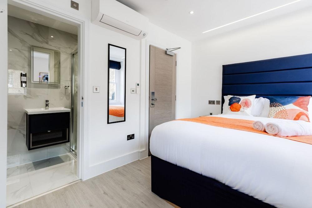 Upper Berkeley Hotel Room Type - Deluxe Double Room, Ensuite, City View