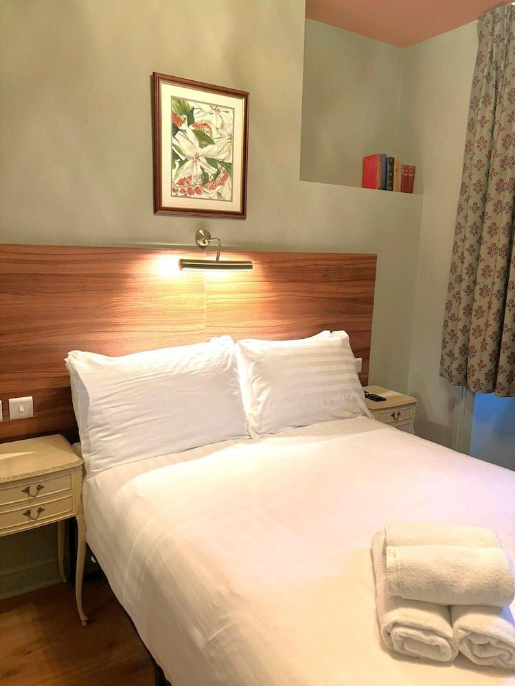 The Norfolk Room Type - Lower Ground Deluxe Double Room