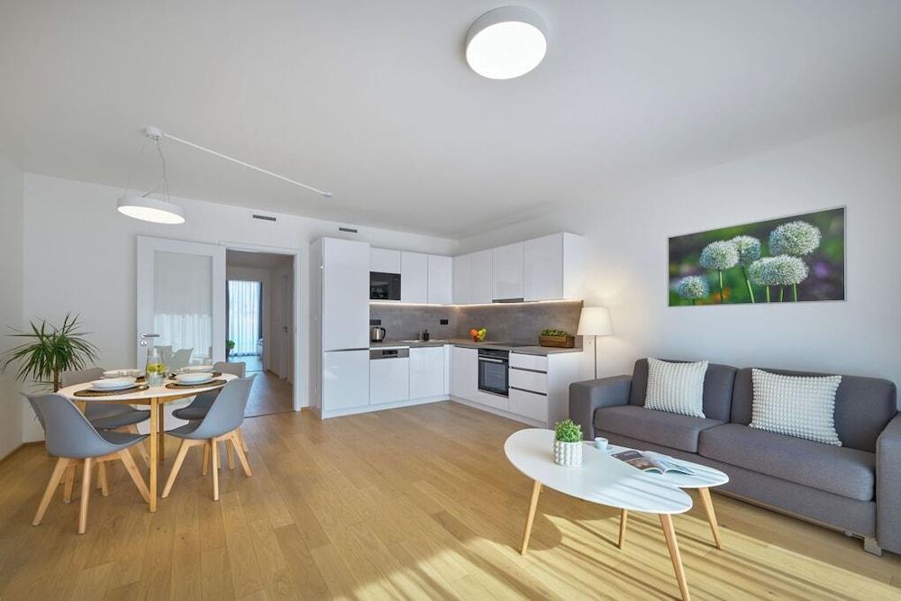 DownTown Suites Andel Room Type - Family Apartment, 2 Bedrooms, Non Smoking, Courtyard View
