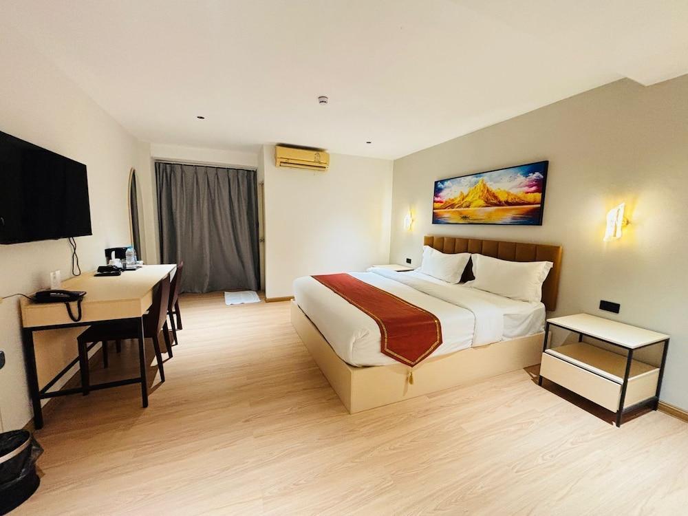 Hotel Soni Mansion Pratunam Room Type - Deluxe Double Room, 1 Bedroom, Non Smoking, City View Hotel Soni Mansion Pratunam Room Type - Deluxe Double Room, 1 Bedroom, Non Smoking, City View