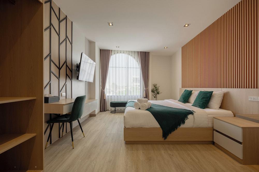 Diff Apartel Room Type - Deluxe Double Room, City View