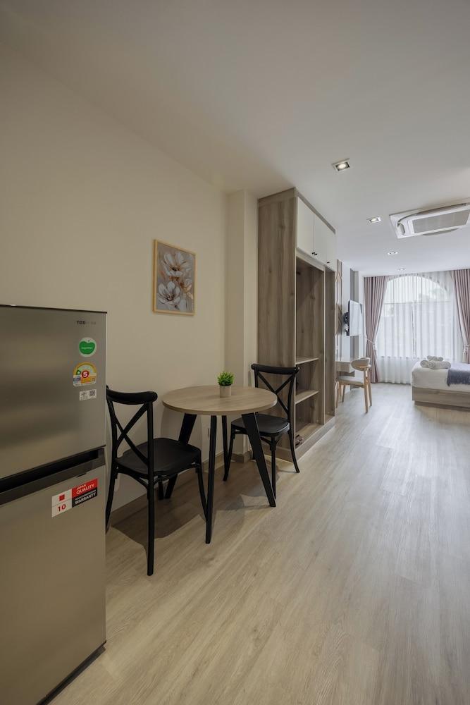 Diff Apartel - Tap to explore photos