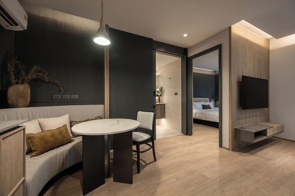 The Moment Room Type - Junior Studio Suite, Balcony, City View