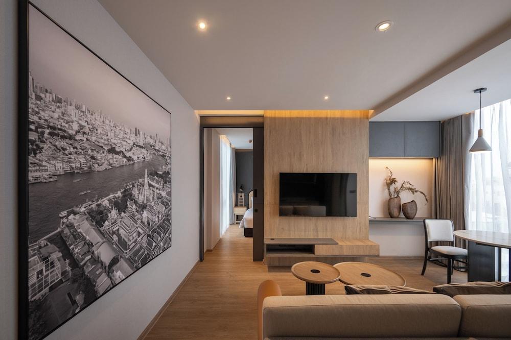 The Moment Room Type - Superior Double Room, Non Smoking, City View