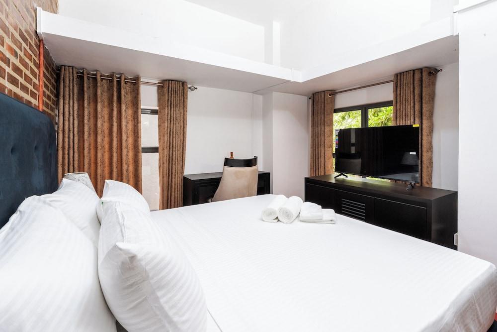 Trillium Boutique Express Hotel Room Type - Deluxe Double Room
