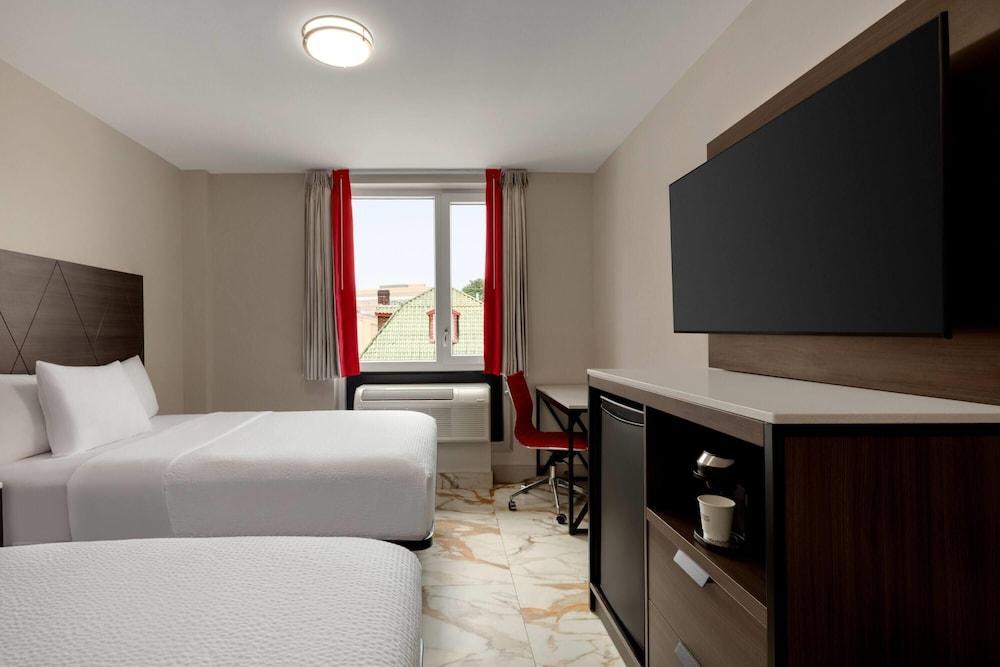 Ramada By Wyndham Brooklyn Empire Blvd Room Type - Room, 2 Double Beds, Non Smoking