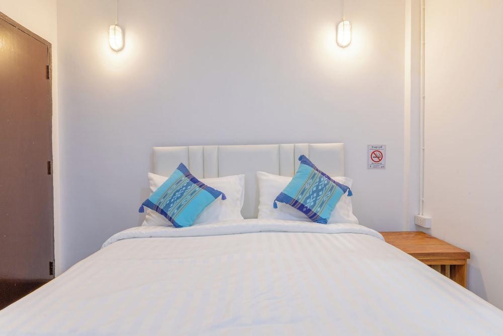 Calmly Stay Ratchada Room Type - Standard Double Room, Non Smoking, Balcony
