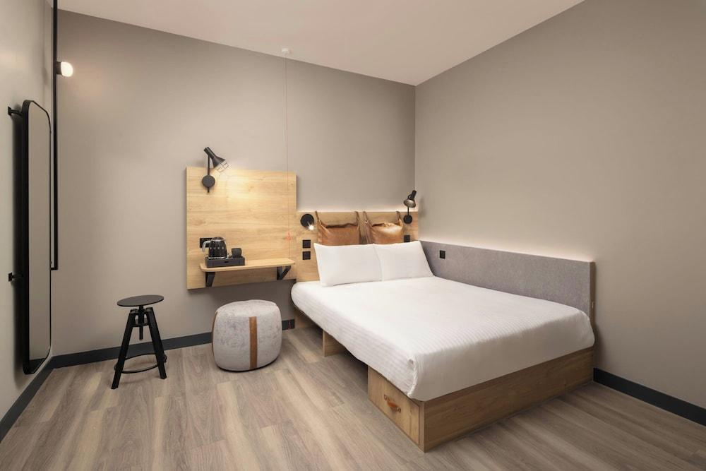 Moxy London Piccadilly Circus Room Type - Moxy Hideaway Sleeper