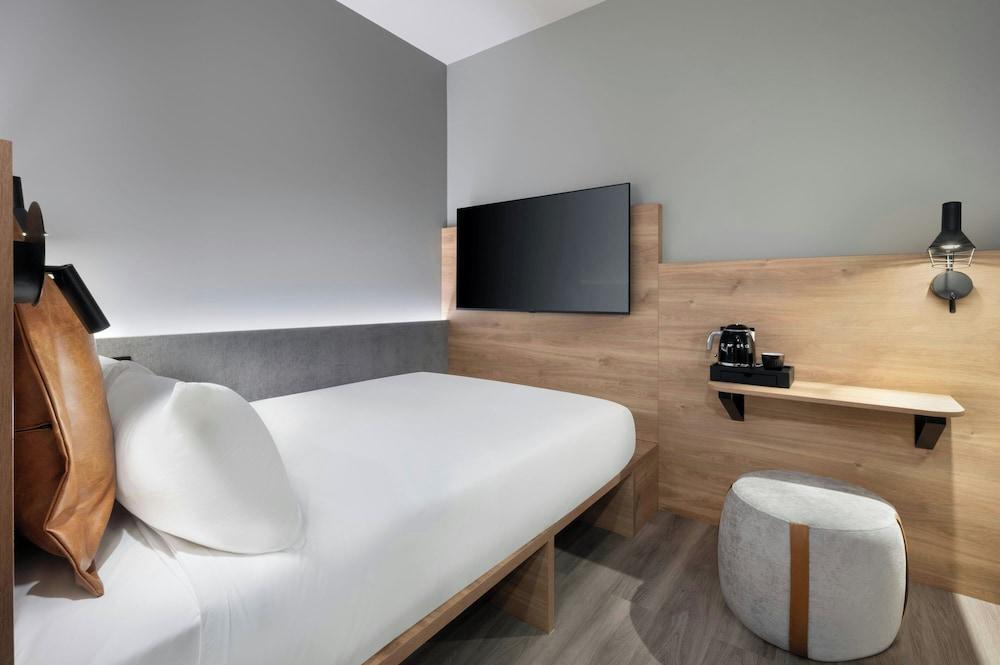 Moxy London Piccadilly Circus Room Type - Moxy Sleeper