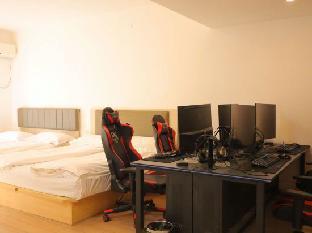 Gamers' Apartments - Tap to explore photos