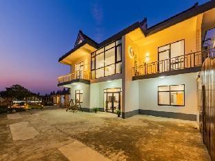 YUJIAN HOTEL - Tap to explore photos