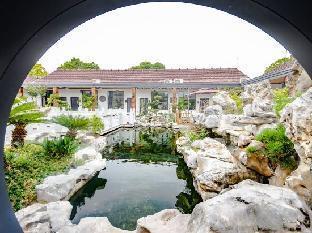 Donglai Manor Hotel - Tap to explore photos