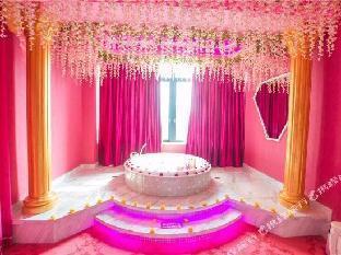 Romantic Theme Hotel Guangzhou - Tap to explore photos