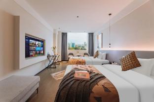 Romantic Theme Hotel Guangzhou - Tap to explore photos