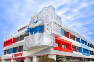 Ultraman Hotel - Tap to explore photos