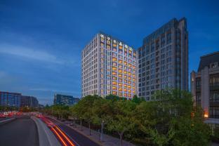 Crystal Orange Hotel Shanghai Changfeng Business Zone - Tap to explore photos