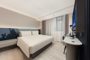 Atour Ligh Hotel Shanghai International Tourism and Resorts Zone Xinchuan Road  - Tap to explore photos