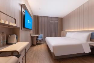 Hanting Hotel Shanghai Changhai Hospital - Tap to explore photos