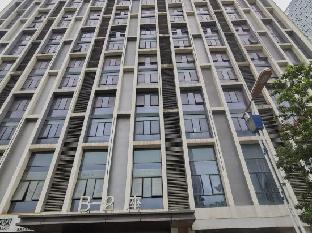 Guangzhou Wanbo Holiday Inn - Tap to explore photos