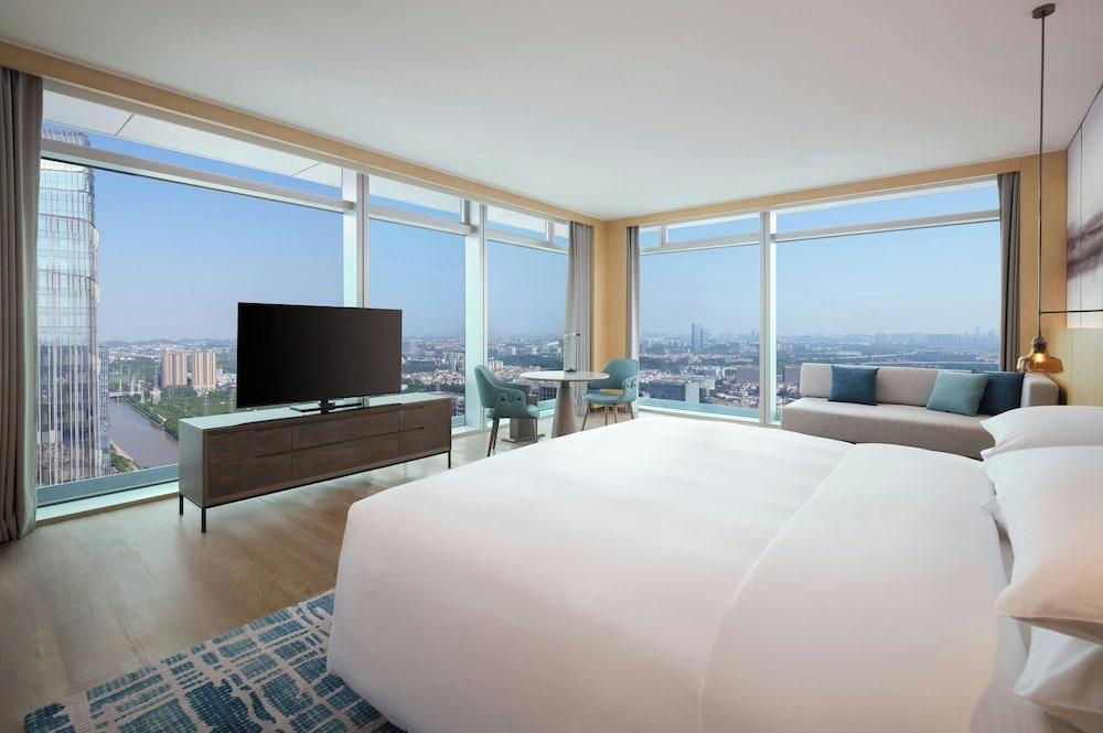 Courtyard By Marriott Guangzhou Pazhou Room Type - Room, 1 King Bed, City View
