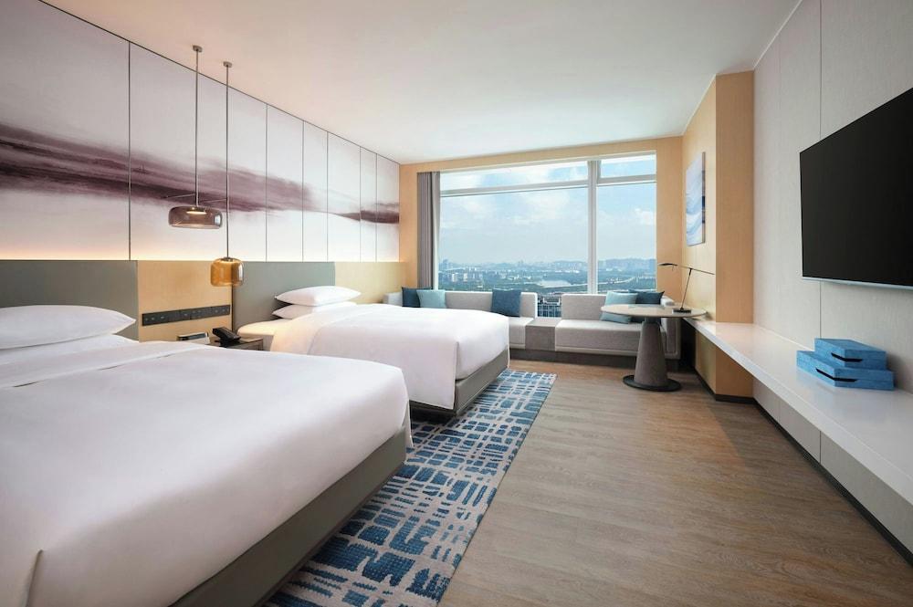 Courtyard By Marriott Guangzhou Pazhou Room Type - Classic Room, 2 Double Beds, City View Courtyard By Marriott Guangzhou Pazhou Room Type - Classic Room, 2 Double Beds, City View