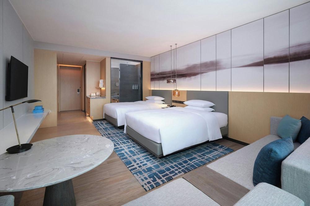 Courtyard By Marriott Guangzhou Pazhou Room Type - Premium Room, 2 Double Beds, River View Courtyard By Marriott Guangzhou Pazhou Room Type - Premium Room, 2 Double Beds, River View