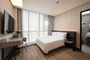 Hanting Hotel Shanghai Shangnan Metro Station - Tap to explore photos