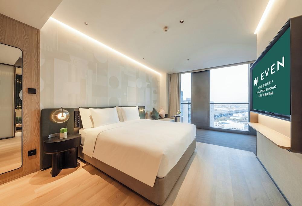 EVEN Hotel Shanghai Jinqiao by IHG Room Type - Premium Room City View King Bed