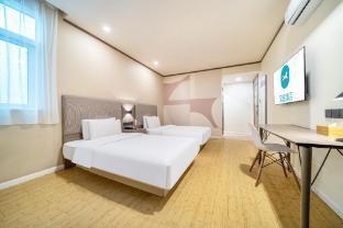 Hanting Hotel Shanghai Jufeng Road Metro Station - Tap to explore photos