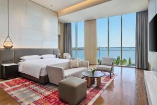 Hyatt Regency Shanghai Pudong Lingang - Tap to explore photos