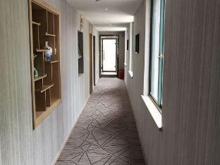 Jitai Hotel - Tap to explore photos