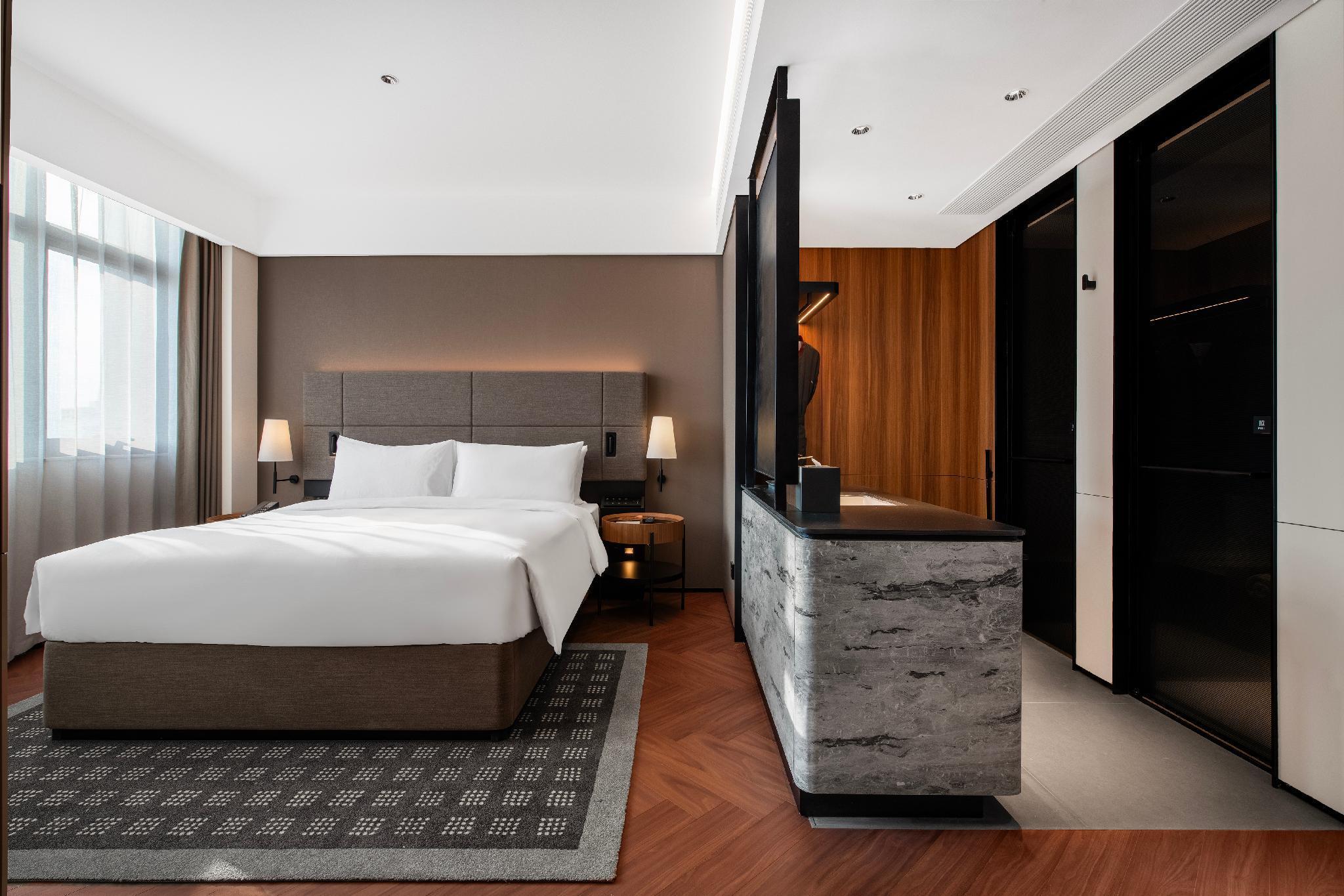 Intercity Hotel Shanghai Xujiahui Center