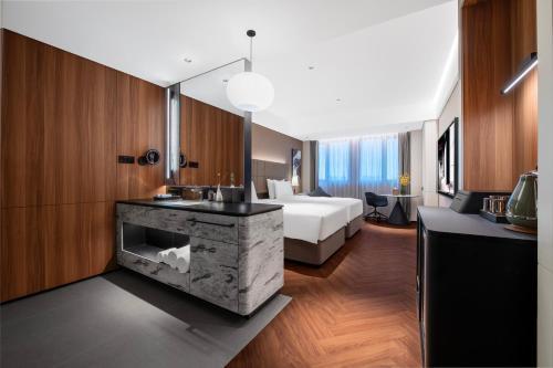 Intercity Hotel Shanghai Xujiahui Center Room Type - Intercity Twin Room
