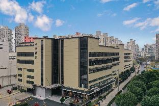 Ji Hotel Shanghai North Bund Changyang Road - Tap to explore photos
