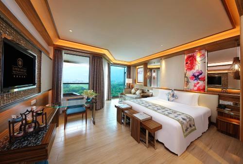 Regal Palace Resort & Spa Room Type - King Room - Non-Smoking