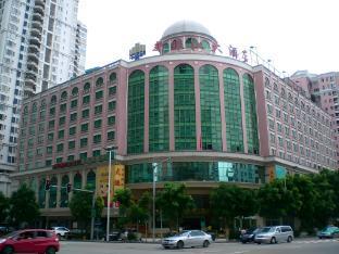 New Pearl River Hotel - Tap to explore photos