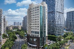 Orange Hotel Shanghai Caoyang Road - Tap to explore photos