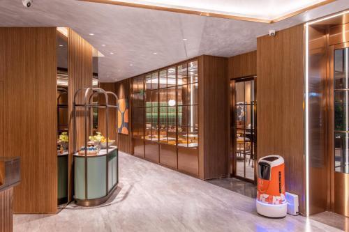 Orange Hotel Shanghai Lujiazui Dongfang Road - Tap to explore photos