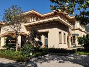 Splendid Xiangjiang Hot Spring Villa