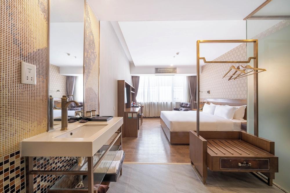 Xingyi Chain Hotel Jiangxia Metro Station Room Type - Superior Double Room, City View