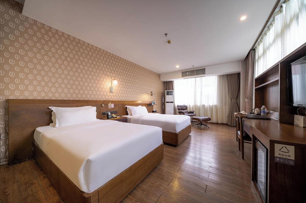 Xingyi Chain Hotel Jiangxia Metro Station Room Type - Luxury Twin Room, City View