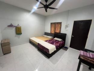 OYO 91220 D Inai Roomstay - Tap to explore photos
