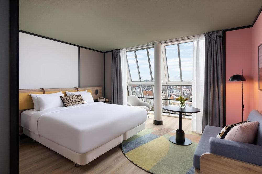 Avani Museum Quarter Amsterdam Hotel Room Type - Superior Panoramic Canal View Room