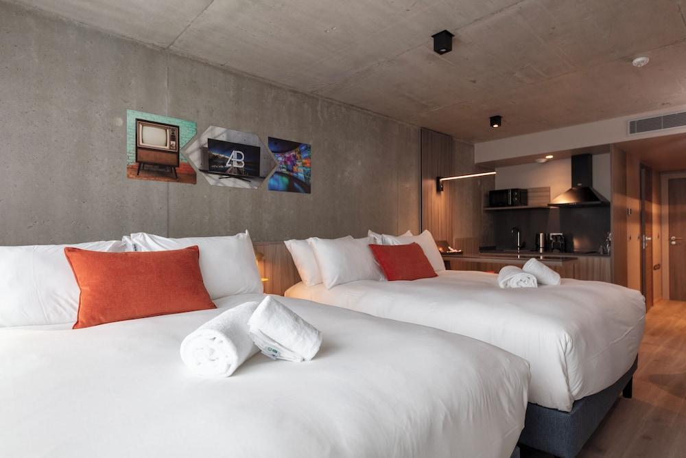 Ki Space Hotel & Spa, près de Disneyland Paris Room Type - Premium Quadruple Room, 2 Queen Beds, Pool Access