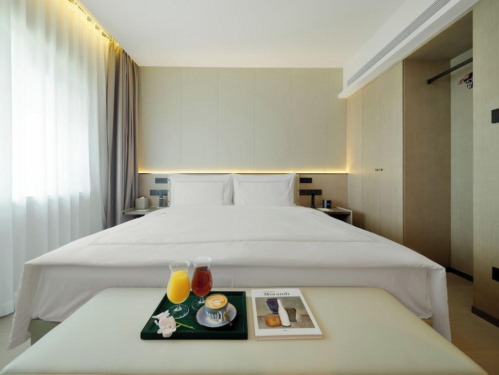 Donghu Collection Hotel Shanghai Room Type - Deluxe Suite